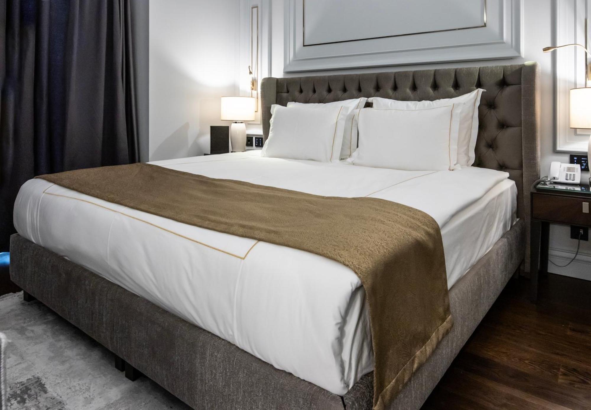 Xheko Imperial Luxury Hotel & Spa Tirana Kültér fotó A bed runner